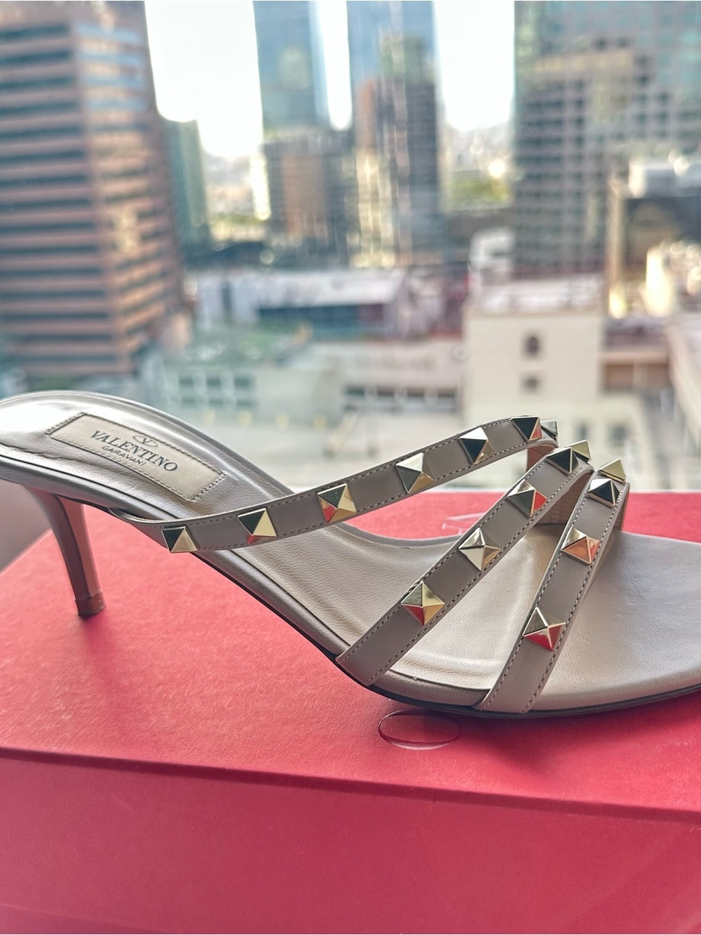 Valentino Women’s Shoes Size 38 Nude Mule Sandals with Gold Studs 2.5” heels . - Picture 9 of 16